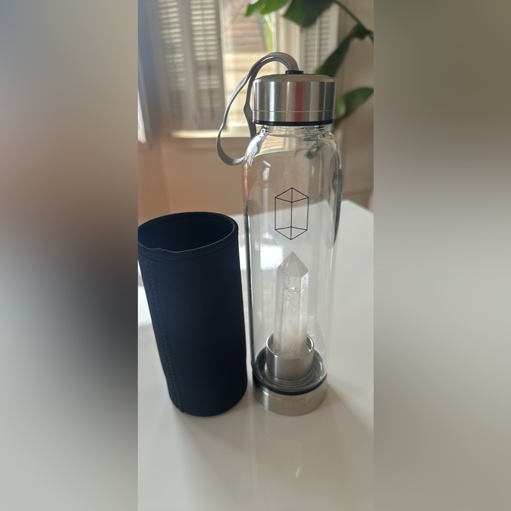 Crystal quartz healing water bottle that’s glass